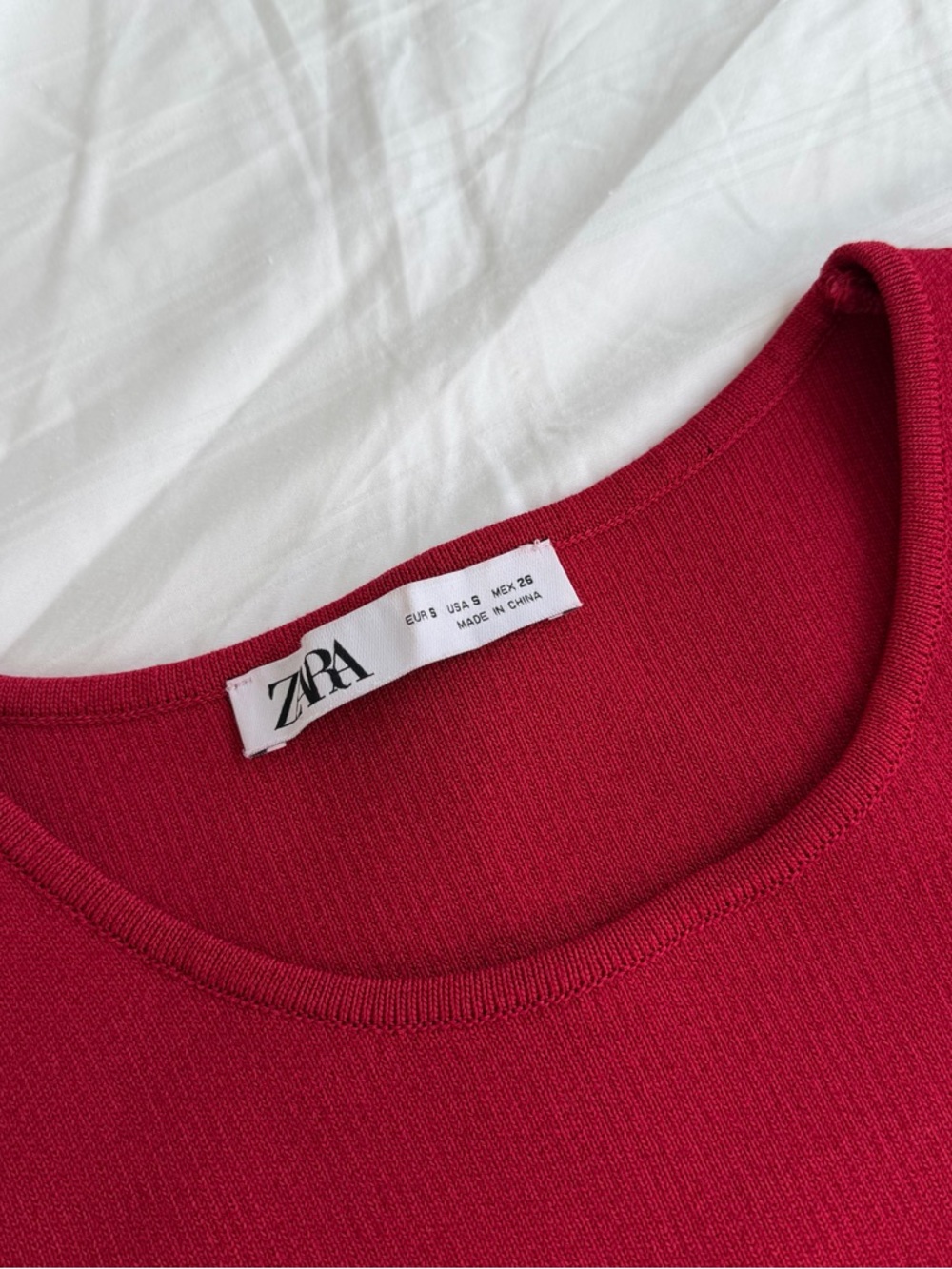 Zara Red Sleeveless Knit Shell with Gold Button Detail top - Picture 3 of 4
